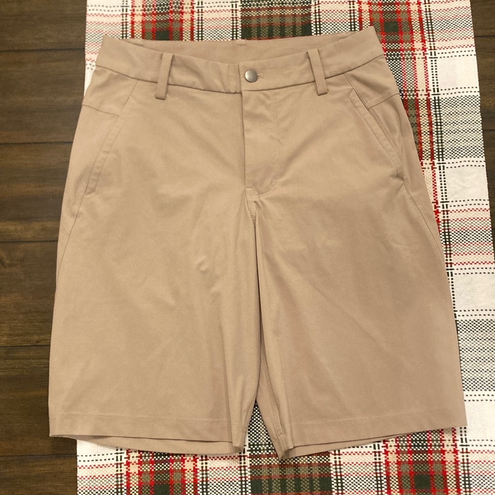 Men's  Lululemon Tan Shorts